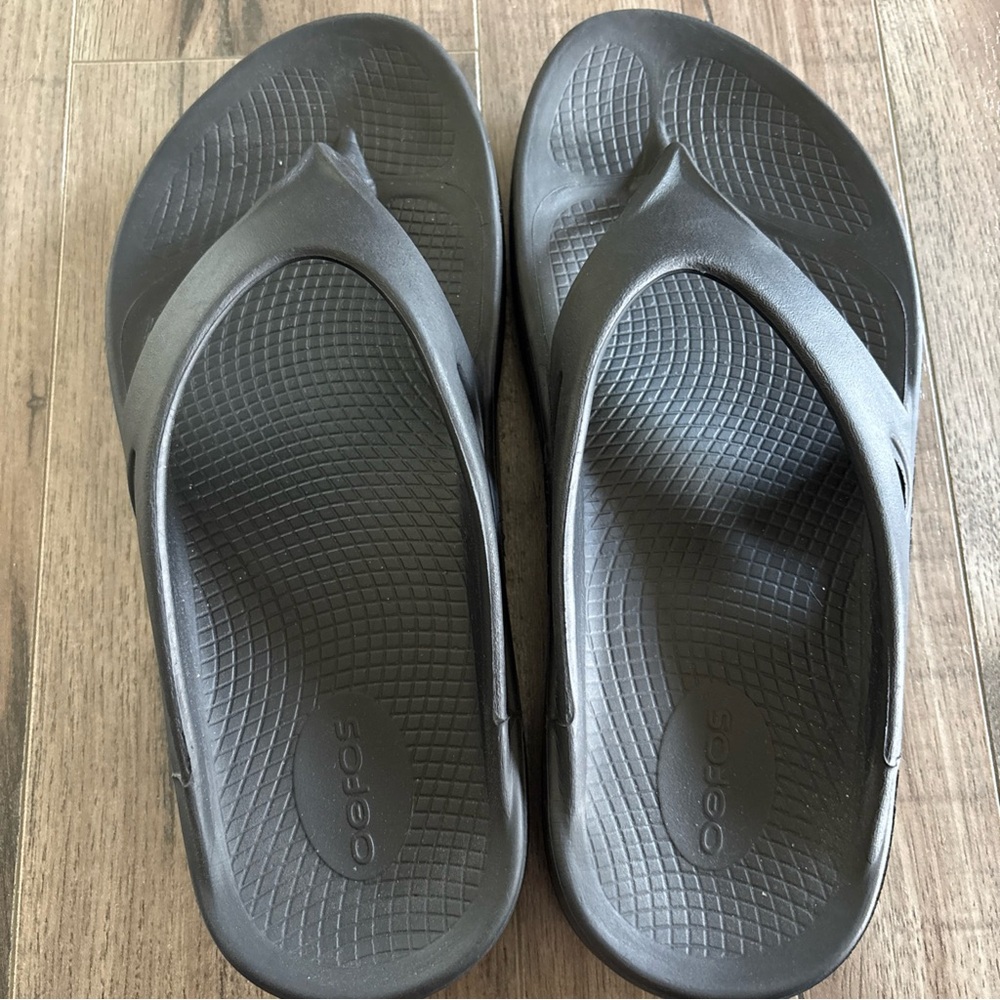 Oofos Lightweight Recovery Footwear BLACK